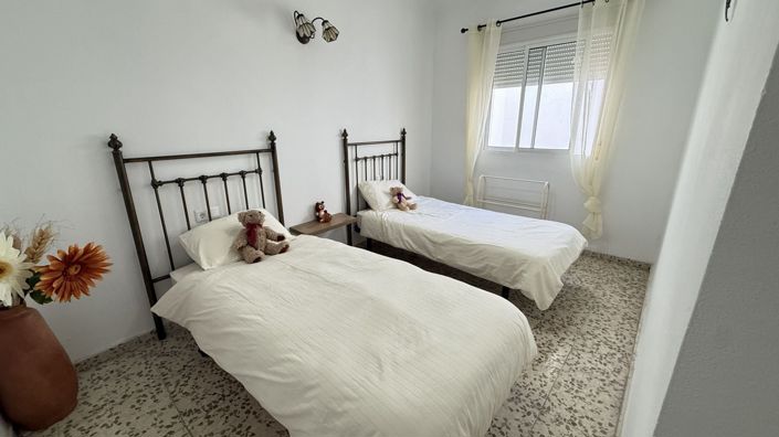 Image No.20-7 Bed Townhouse for sale