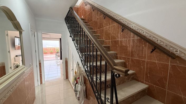 Image No.21-7 Bed Townhouse for sale