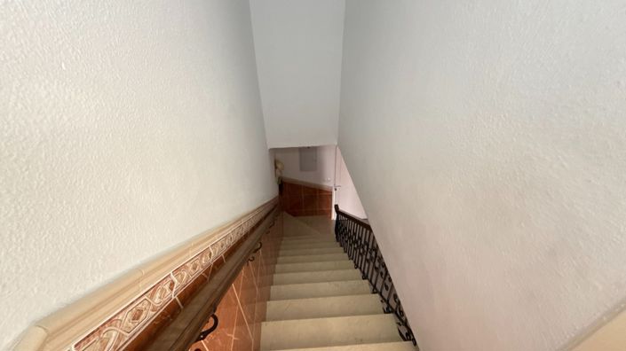 Image No.22-7 Bed Townhouse for sale