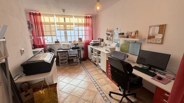 Image No.23-7 Bed Townhouse for sale
