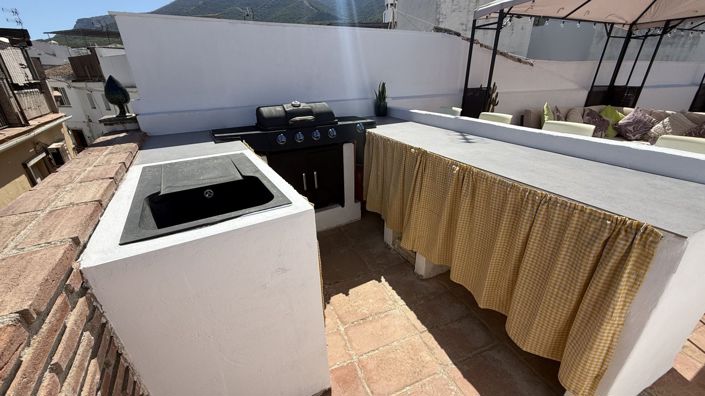 Image No.17-3 Bed Townhouse for sale