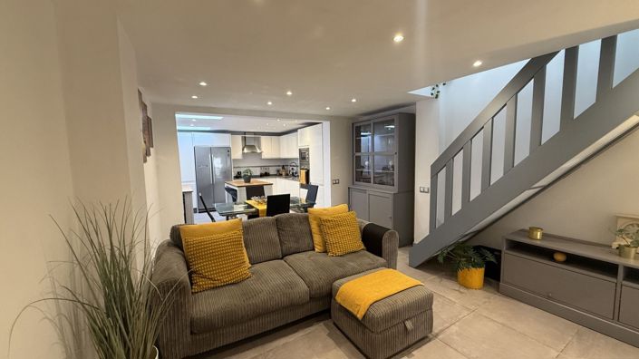 Image No.6-3 Bed Townhouse for sale
