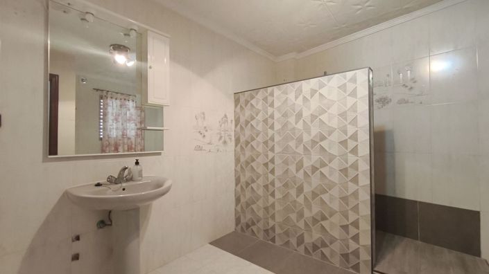 Image No.14-4 Bed Townhouse for sale