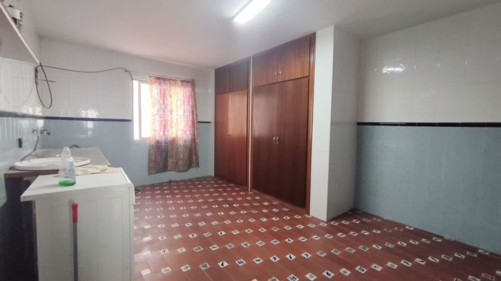 Image No.2-4 Bed Townhouse for sale