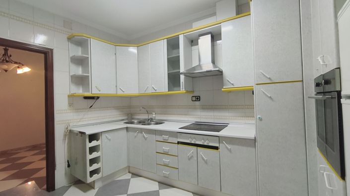 Image No.8-4 Bed Townhouse for sale