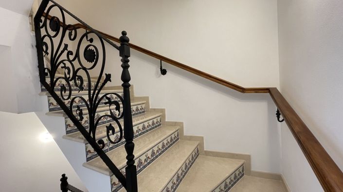 Image No.13-5 Bed Townhouse for sale