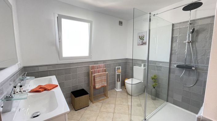 Image No.32-5 Bed Townhouse for sale