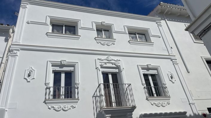 Image No.42-5 Bed Townhouse for sale