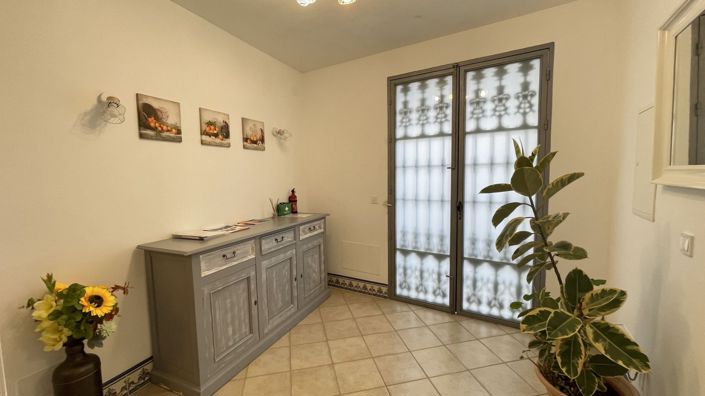 Image No.6-5 Bed Townhouse for sale