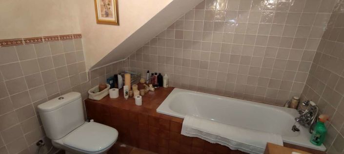 Image No.31-5 Bed Country House for sale