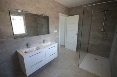 10275-villa-for-sale-in-pinoso-482963-large