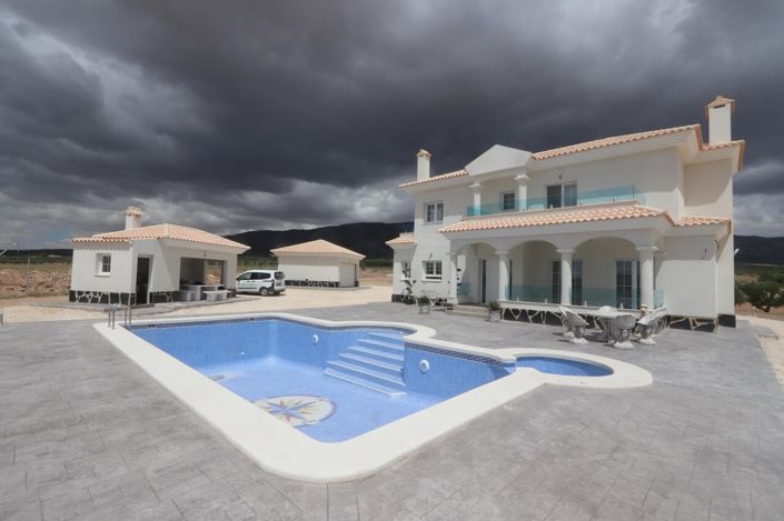 Image No.12-4 Bed Villa for sale