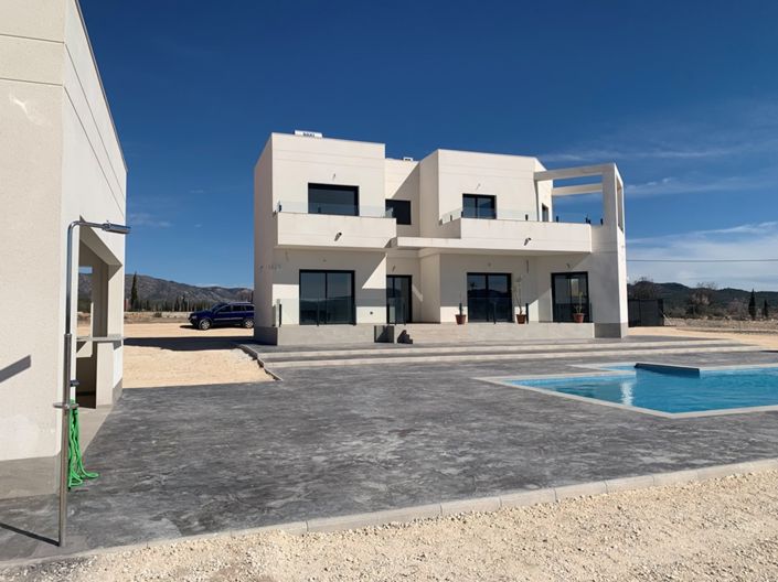 Image No.19-4 Bed Villa for sale