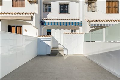 house--townhouse-for-sale-in-los-balcones-3