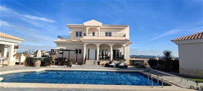 10936-villa-for-sale-in-pinoso-561368-large