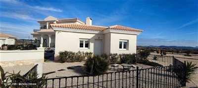 10936-villa-for-sale-in-pinoso-561361-large