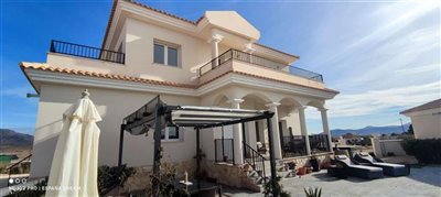 10936-villa-for-sale-in-pinoso-561372-large