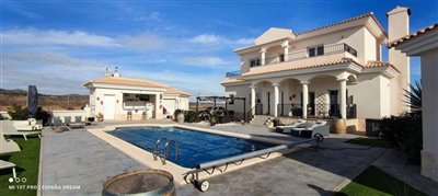 10936-villa-for-sale-in-pinoso-561366-large
