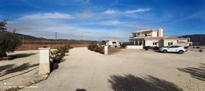 10936-villa-for-sale-in-pinoso-561364-large