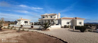 10936-villa-for-sale-in-pinoso-561365-large
