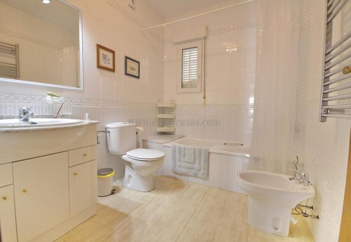 Image No.12-2 Bed Villa for sale