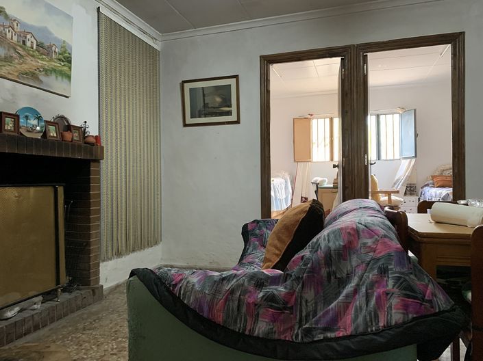 Image No.12-4 Bed Country House for sale