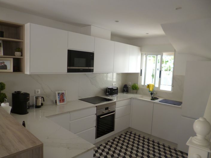 Image No.3-4 Bed Villa for sale