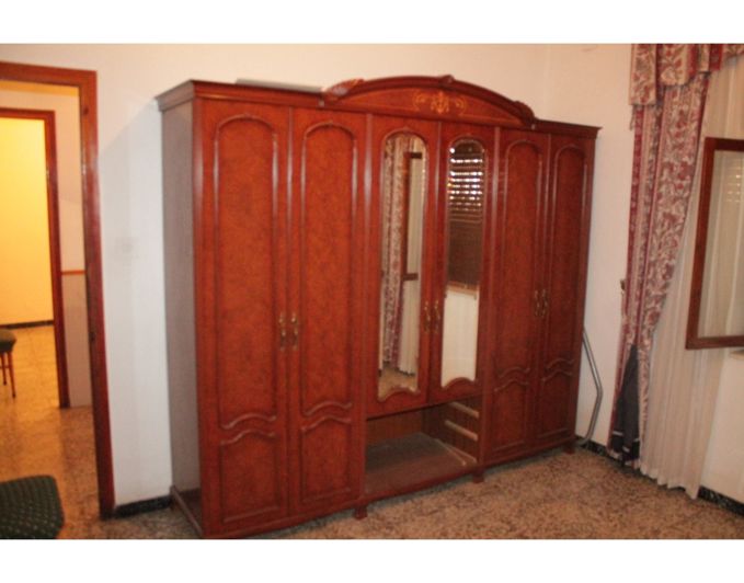 Image No.20-3 Bed Townhouse for sale