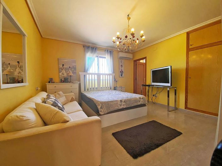 Image No.19-3 Bed Villa for sale