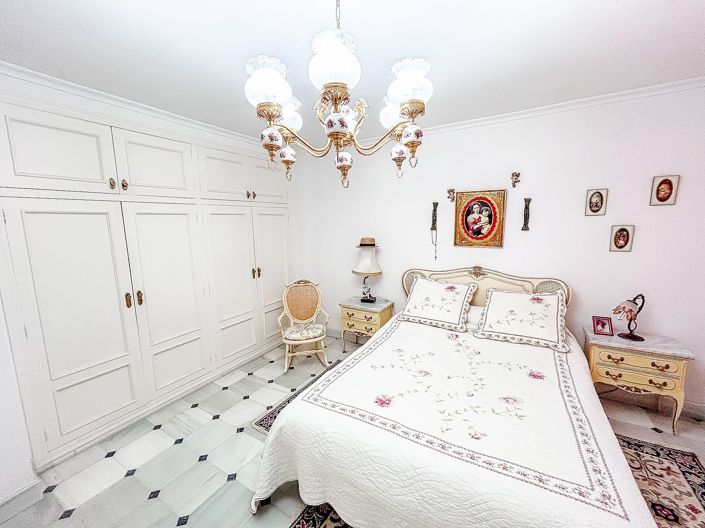 Image No.37-6 Bed Villa for sale