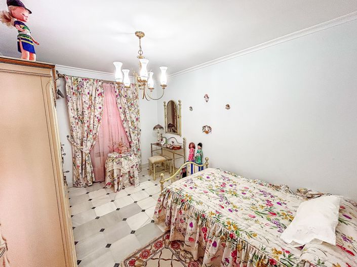 Image No.40-6 Bed Villa for sale