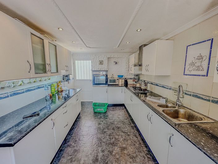 Image No.17-3 Bed Villa for sale