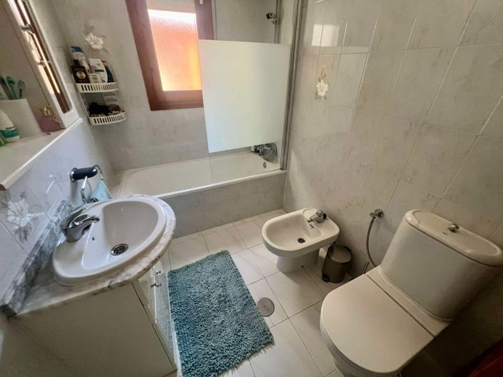 Image No.20-4 Bed Apartment for sale