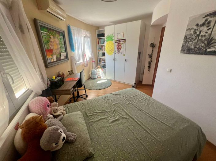 Image No.23-4 Bed Apartment for sale