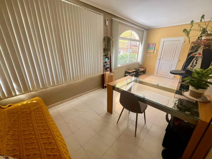 Image No.4-4 Bed Apartment for sale