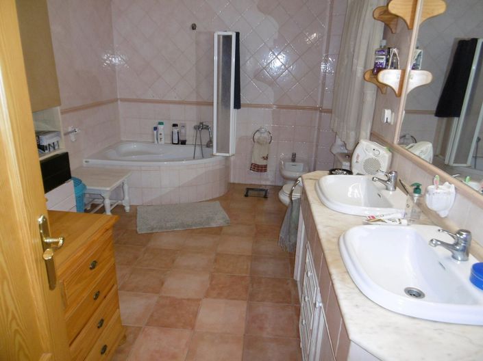 Image No.33-Villa de 5 chambres à vendre à Yecla