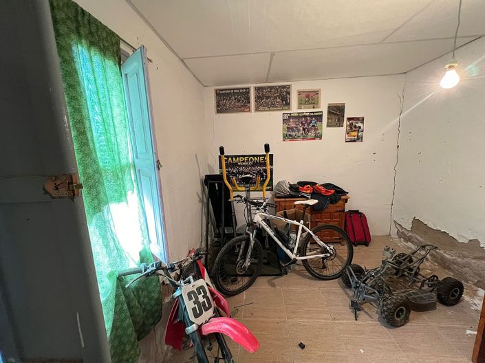 Image No.21-2 Bed Country House for sale