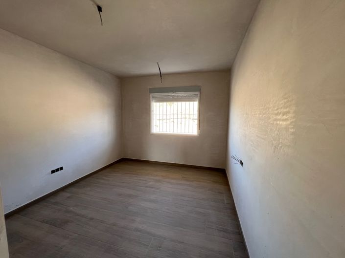 Image No.26-3 Bed Villa for sale