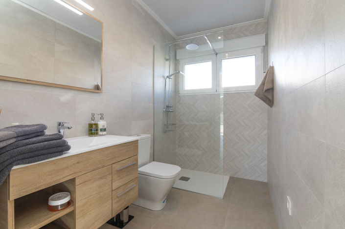 Image No.28-3 Bed Villa for sale