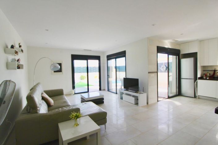 Image No.18-3 Bed Villa for sale