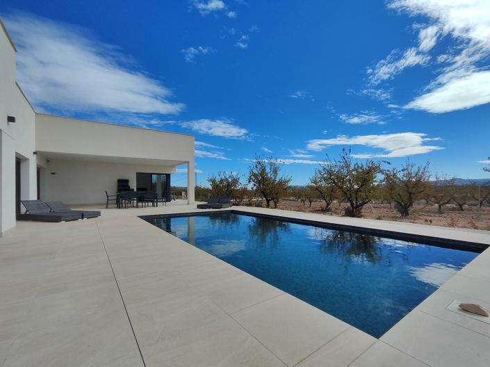 Image No.10-3 Bed Villa for sale