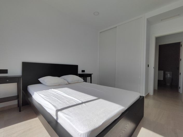 Image No.17-3 Bed Villa for sale