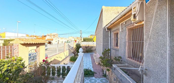 Image No.4-Villa de 4 chambres à vendre à Torrevieja