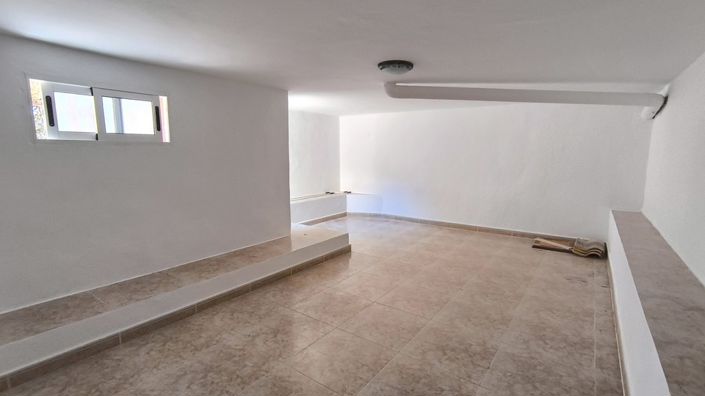 Image No.12-3 Bed Villa for sale