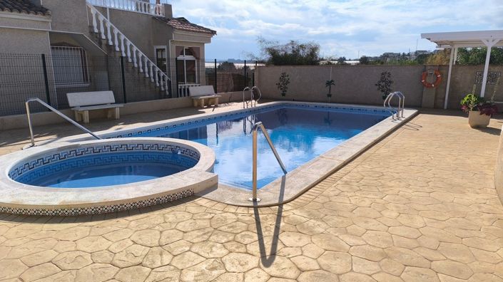 Image No.3-3 Bed Villa for sale