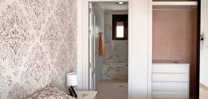 Image No.21-3 Bed Townhouse for sale