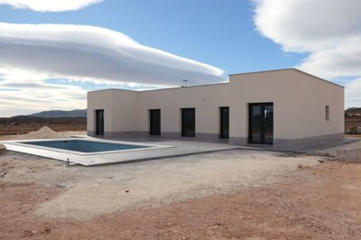 villa-for-sale-in-pinoso-14