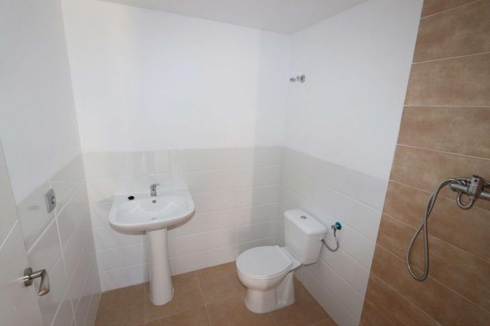 Image No.10-Commercial de 11 chambres à vendre à Alicante