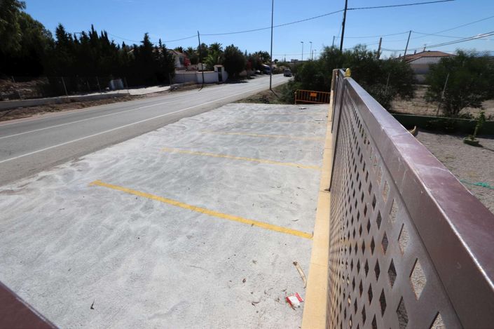 Image No.20-11 Bed Commercial for sale