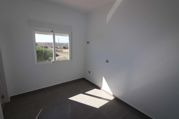 Image No.27-11 Bed Commercial for sale